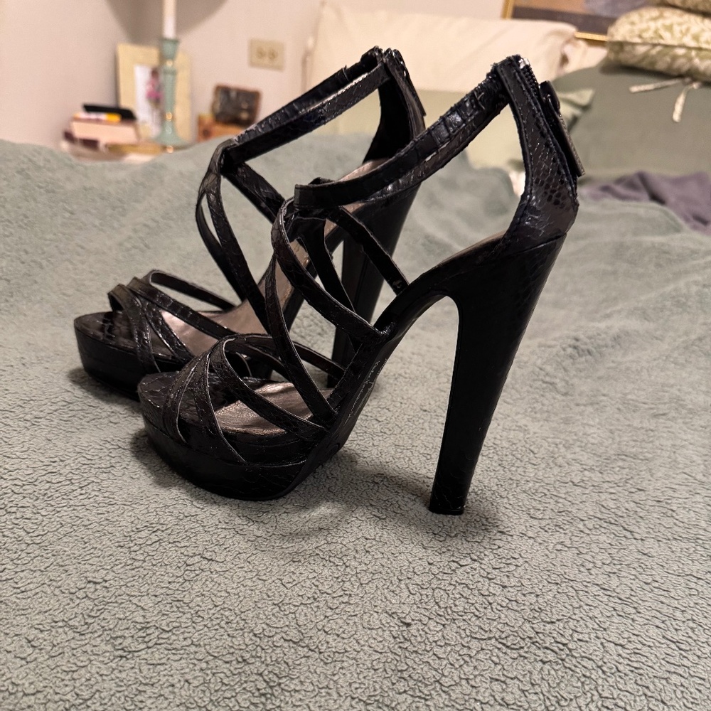 Gorgeous Pair Of Black Python Platform Sandals.. … - image 1